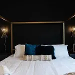 Luxe Hillsboro Village Homes For 24 With 4 Patios, Rooftops And Garage Parking, Gourmet Kitchens And Smart Tvs, Walk To Vanderbilt, Pancake Pantry And Fido, 24hr Hospitality, 10 Min To Broadway And The Parthenon Holiday home *