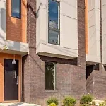 Holiday home 6 Bedroom Gulch Homes, Garages, Rooftops, Walk To Gulch 10 Mins To Broadway, 24 Hour Hospitality Team, Perfect For Groups *
