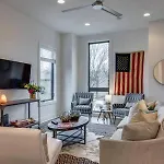 6 Bedroom Gulch Homes, Garages, Rooftops, Walk To Gulch 10 Mins To Broadway, 24 Hour Hospitality Team, Perfect For Groups