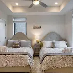 6 Bedroom Gulch Homes, Garages, Rooftops, Walk To Gulch 10 Mins To Broadway, 24 Hour Hospitality Team, Perfect For Groups * Nashville
