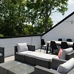Holiday home 6 Bed With En Baths, Host Up To 20, Rooftops, Parking, Gourmet Kitchens, Cozy Living Spaces, Skyline Views & Fire Table, Near Downtown, Distilleries & Marathon Village, High-speed Wi-fi, 24hr Hospitality *