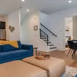 Holiday home 7Br Retreat, Rooftops, Garages, Walkable To Faves 5 Mins To Nissan Stadium, Less Than 10 Mins To Broadway, 24 Hr Hospitality, Great For Groups Nashville