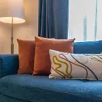 7Br Retreat, Rooftops, Garages, Walkable To Faves 5 Mins To Nissan Stadium, Less Than 10 Mins To Broadway, 24 Hr Hospitality, Great For Groups Holiday home Nashville