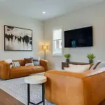 7Br Retreat, Rooftops, Garages, Walkable To Faves 5 Mins To Nissan Stadium, Less Than 10 Mins To Broadway, 24 Hr Hospitality, Great For Groups *