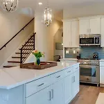 7Br Retreat, Rooftops, Garages, Walkable To Faves 5 Mins To Nissan Stadium, Less Than 10 Mins To Broadway, 24 Hr Hospitality, Great For Groups Holiday home Nashville