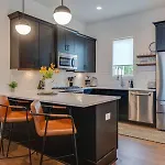Holiday home 7Br Retreat, Rooftops, Garages, Walkable To Faves 5 Mins To Nissan Stadium, Less Than 10 Mins To Broadway, 24 Hr Hospitality, Great For Groups *