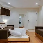 Holiday home Spacious 4br, Rooftop Patio, Garage, Walk To Faves, 5 Mins To Nissan Stadium, Less Than 10 Mins To Broadway, 24 Hr Hospitality, Great For Groups Nashville