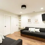 Spacious 4br, Rooftop Patio, Garage, Walk To Faves, 5 Mins To Nissan Stadium, Less Than 10 Mins To Broadway, 24 Hr Hospitality, Great For Groups Holiday home Nashville
