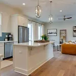 Holiday home Spacious 4br, Rooftop Patio, Garage, Walk To Faves, 5 Mins To Nissan Stadium, Less Than 10 Mins To Broadway, 24 Hr Hospitality, Great For Groups Nashville