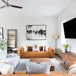 Spacious 4br, Rooftop Patio, Garage, Walk To Faves, 5 Mins To Nissan Stadium, Less Than 10 Mins To Broadway, 24 Hr Hospitality, Great For Groups Holiday home