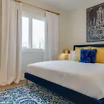 Holiday home Spacious 4br, Rooftop Patio, Garage, Walk To Faves, 5 Mins To Nissan Stadium, Less Than 10 Mins To Broadway, 24 Hr Hospitality, Great For Groups *