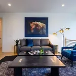 Stylish 4 Bed, Skyline Views From Rooftop, Garage , Gourmet Kitchen, Cozy Living Space, Dedicated Parking, Near Distilleries, Marathon Village & Nightlife, Chic Skyline Views, Great For Groups, 24 Hour Hospitality Nashville