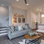Getaway - Rooftop, Garage, Near Broadway! *