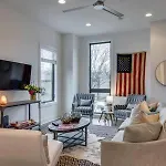 Getaway - Rooftop, Garage, Near Broadway! Holiday home *