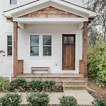 Spacious Dog Friendly 3 Bedroom Townhome, Grill, Patio 3 Blocks To Grocer, 5 Mins To 5 Points, 15 Mins To Broadway, 24 Hour Hospitality Team, Perfect For Families Holiday home Nashville