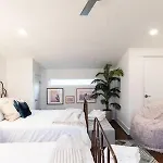 Luxury Hillsboro Village Rooftop Retreat Sleep 12 W Chef S Kitchen Smart Tvs & Garage Walk To Vanderbilt Pancake Pantry & Boutique Shopping Minutes To Broadway 12 South & The Parthenon 24 7 Hospitality *