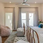 Holiday home Luxury Hillsboro Village Rooftop Retreat Sleep 12 W Chef S Kitchen Smart Tvs & Garage Walk To Vanderbilt Pancake Pantry & Boutique Shopping Minutes To Broadway 12 South & The Parthenon 24 7 Hospitality