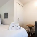 Hillsboro Village Retreat Garage Rooftop Deck Sleeps 12 Sophisticated Open Living & Gourmet Kitchen Smart Tvs Pet-friendly W Private Garage Walk To Vanderbilt Minutes To 12 South & Broadway 24 7 Hospitality *