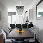 Hillsboro Village Rooftop Retreat With Views, Sleep 12 With Gourmet Kitchen, Smart Tvs & Garage, Walk To Vanderbilt, Pancake Pantry And Boutique Shopping, Minutes To Broadway, 12 South And The Parthenon, Perfect For Groups, 24hr Hospitality Holiday home Nashville