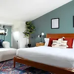 Hillsboro Village Rooftop Retreat With Views, Sleep 12 With Gourmet Kitchen, Smart Tvs & Garage, Walk To Vanderbilt, Pancake Pantry And Boutique Shopping, Minutes To Broadway, 12 South And The Parthenon, Perfect For Groups, 24hr Hospitality * Nashville