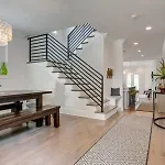 Holiday home Family In 12 South, Mins To Local Favorites, Screened In Porch, Walk To Shopping In 12 South, 10 Minutes To Broadway, Dedicated Parking, Perfect For Families, 24 Hr Hospitality
