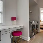 Family In 12 South, Mins To Local Favorites, Screened In Porch, Walk To Shopping In 12 South, 10 Minutes To Broadway, Dedicated Parking, Perfect For Families, 24 Hr Hospitality Holiday home Nashville