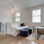 Family In 12 South, Mins To Local Favorites, Screened In Porch, Walk To Shopping In 12 South, 10 Minutes To Broadway, Dedicated Parking, Perfect For Families, 24 Hr Hospitality * Nashville