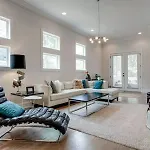 Family In 12 South, Mins To Local Favorites, Screened In Porch, Walk To Shopping In 12 South, 10 Minutes To Broadway, Dedicated Parking, Perfect For Families, 24 Hr Hospitality Holiday home *