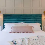 Holiday home Stylish East Nash Retreat, Walk To Local Favorites, Sleep 10 With Smart Tvs, Workspace & Fast Wifi, Attached Garage & Full Kitchen, Walk To Mas Tacos, Drive 10 Min To Downtown Broadway, 24 Hr Hospitality
