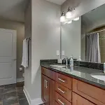 Holiday home Elegant 4 King Belmont Retreat With 2 Living Walk To Belmont And Vanderbilt Near 12th South Music Row & The Gulch 2 Miles To Broadway Large Dining Table Smart Tvs Parking 24 Hr Hospitality