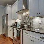 Elegant 4 King Belmont Retreat With 2 Living Walk To Belmont And Vanderbilt Near 12th South Music Row & The Gulch 2 Miles To Broadway Large Dining Table Smart Tvs Parking 24 Hr Hospitality Holiday home Nashville