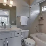 Holiday home Elegant 4 King Belmont Retreat With 2 Living Walk To Belmont And Vanderbilt Near 12th South Music Row & The Gulch 2 Miles To Broadway Large Dining Table Smart Tvs Parking 24 Hr Hospitality