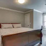 Elegant 4 King Belmont Retreat With 2 Living Walk To Belmont And Vanderbilt Near 12th South Music Row & The Gulch 2 Miles To Broadway Large Dining Table Smart Tvs Parking 24 Hr Hospitality Nashville