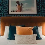 Reunion Hotel