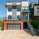 Skyline View Mansion, Hot Tub, Close To Downtown, Less Than 10 Mins To 5 Points And Broadway, 3 Spacious Suites, Workspace, Garage Spaces And Ample Parking, 24 Hr Hospitality