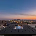 Holiday home Skyline View Mansion, Hot Tub, Close To Downtown, Less Than 10 Mins To 5 Points And Broadway, 3 Spacious Suites, Workspace, Garage Spaces And Ample Parking, 24 Hr Hospitality Nashville