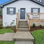 Apartment The Blue - 4 Beds And 7 Mins To Broadway!