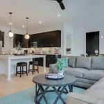Roomy 1-level Near Vanderbilt With Parking, 1 Story, Secure Parking, Patio 3 Miles To Broadway Nashville