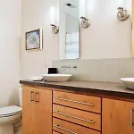 Holiday home Chic 4br With Fenced Yard Walk To Dining Parking 5 Mins To Nissan Stadium Less Than 2 Miles To Broadway Workspace Parking 24 Hr Hospitality Great For Families *