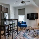 Stylish East Nash Townhouse, Walk To Favorite Eats, Cozy Den, Workspace, Smart Tvs And Fast Wifi, Full Kitchen, Garage And 24 Hr Hospitality, Near Mas Tacos, Rosepepper And Five Points, 10 Min To Broadway *