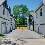 Modern East Retreat, Walk To Local Faves, Cozy Living Space, Smart Tvs & Fast Wifi, Full Kitchen, Garage & Workspace, Steps To Mas Tacos & Rosepepper, 10 Min To Broadway & Nissan Stadium, 24 Hr Hospitality