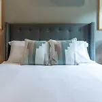 Townhouse - Walk To Food, Near Downtown! Holiday home