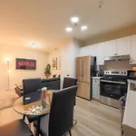 Trendy 2Br Unit With King Beds And Optional Parking Near Broadway, Downtown Nashville & Hospitals