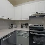 City-Style Comfort 1Br Suite With King Bed And Optional Parking Close To Broadway, Downtown, Centennial Park