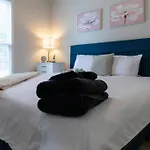 Cozy & 2br With Optional Parking Near Vanderbilt, Gulch & Honky Tonk Highway Nashville