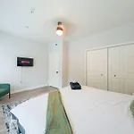 Cozy & 2br With Optional Parking Near Vanderbilt, Gulch & Honky Tonk Highway Apartment
