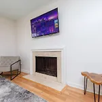Midtown 2Br Gem With Private Balcony And Optional Parking Walkable To Vanderbilt, Music Row & Centennial Park