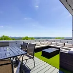 Luxury Four-story With Rooftop Views, 10min To Downtown! Sleeps 12!