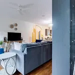 Modern Townhome, Large Game Room, 10min To Downtown! Sleeps 10! *