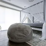 Modern Townhome, Large Game With Ping Pong, 10min To Downtown! Sleeps 10! Holiday home Nashville